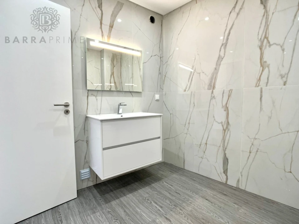 Apartamento T3 para Venda em Quelfes Foto 18
