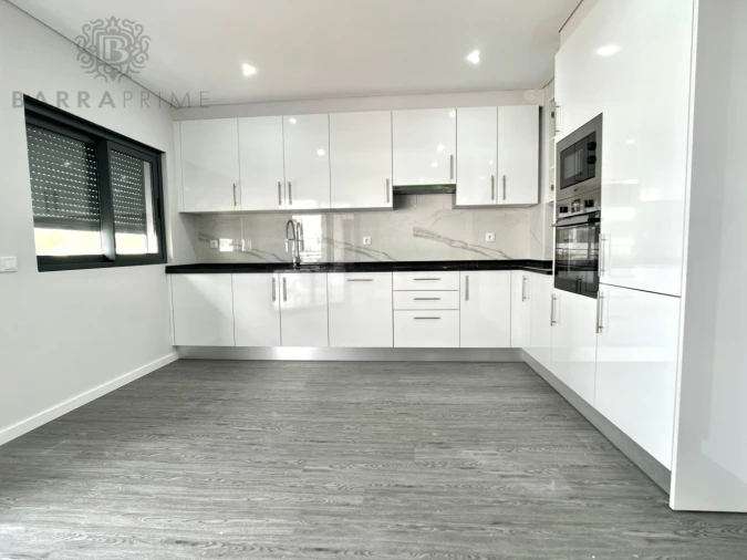 Apartamento T3 para Venda em Quelfes Foto 15