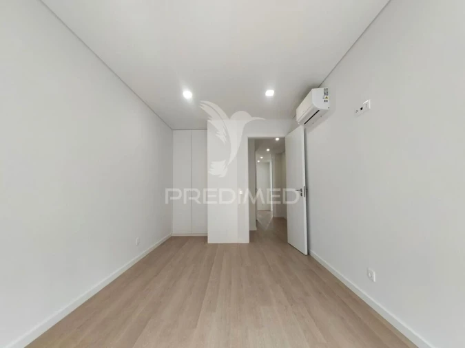 Apartamento T3 para Venda em Alfragide Foto 9