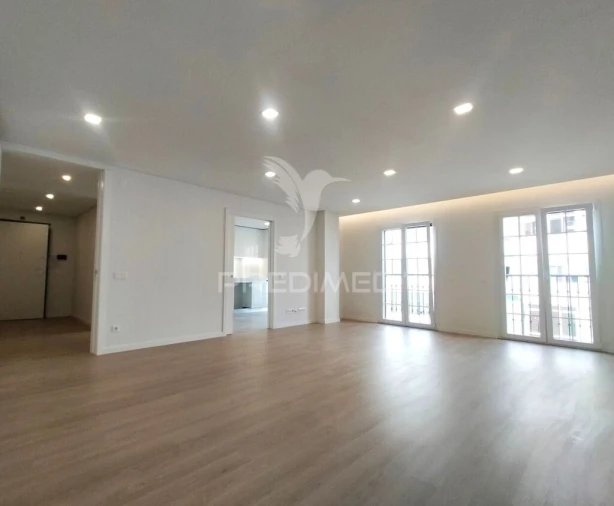 Apartamento T3 para Venda em Alfragide Foto 13