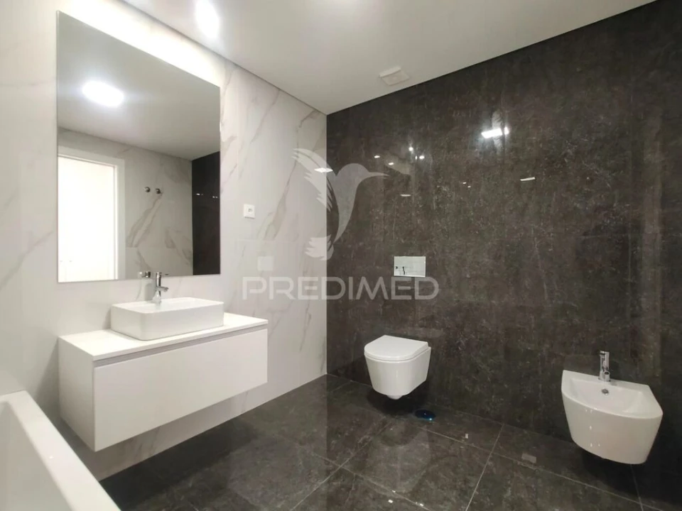 Apartamento T3 para Venda em Alfragide Foto 2