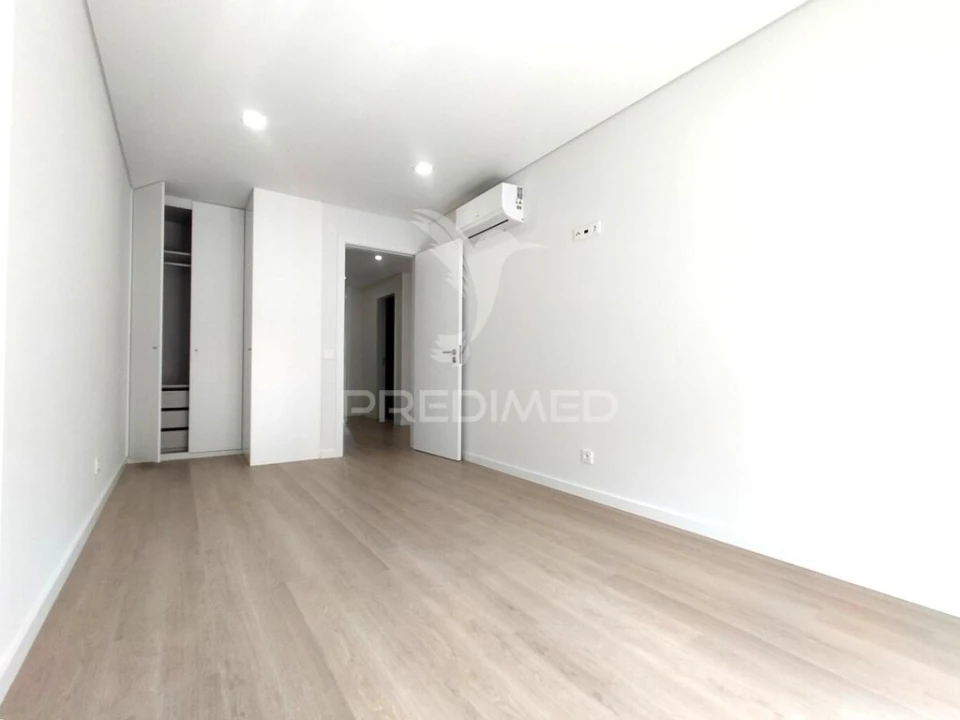 Apartamento T3 para Venda em Alfragide Foto 10