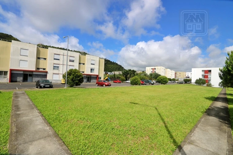 Terreno para Venda em Rosto do Cão (Livramento)