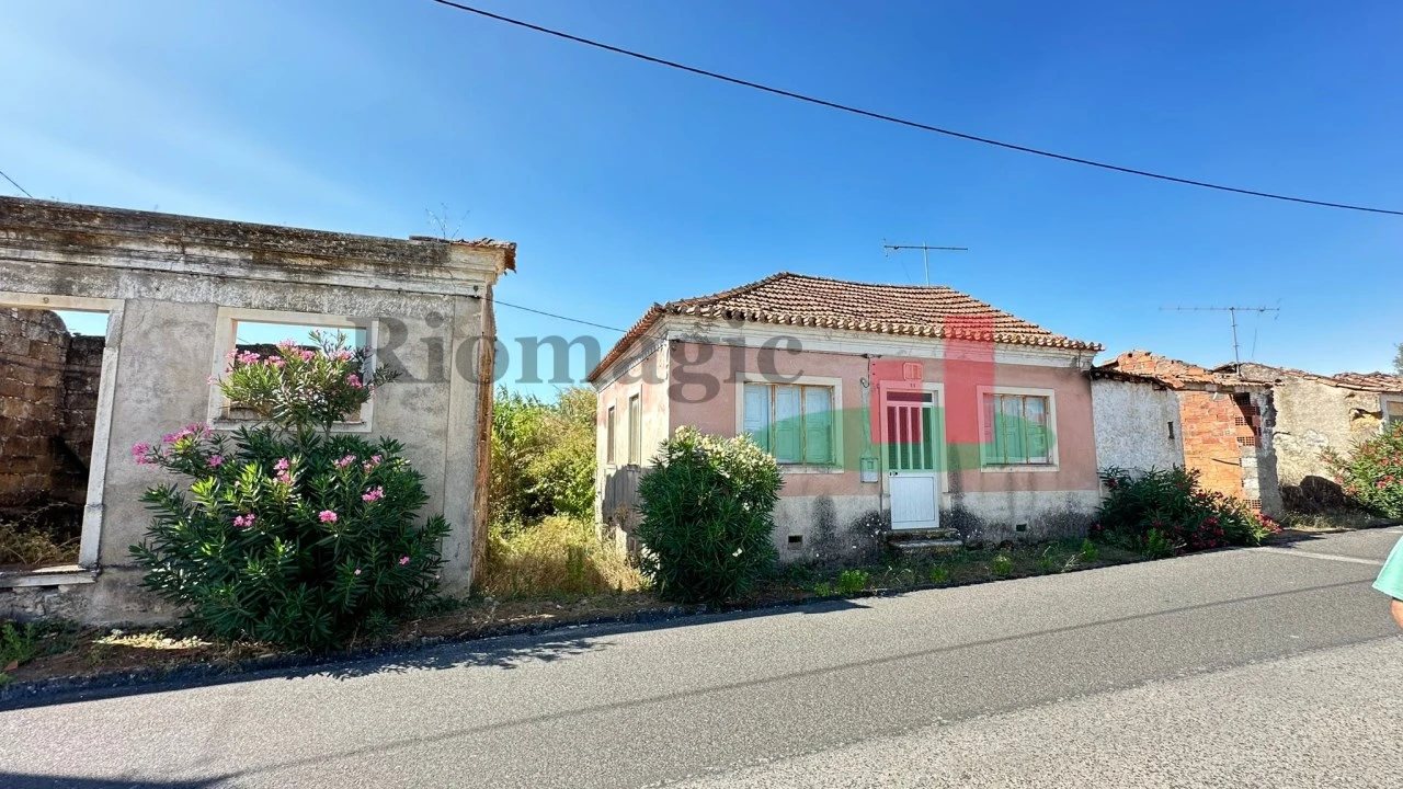 Moradia T4 para Venda em Arneiro das Milhariças Foto 2