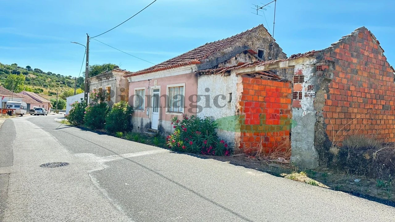 Moradia T4 para Venda em Arneiro das Milhariças Foto 3