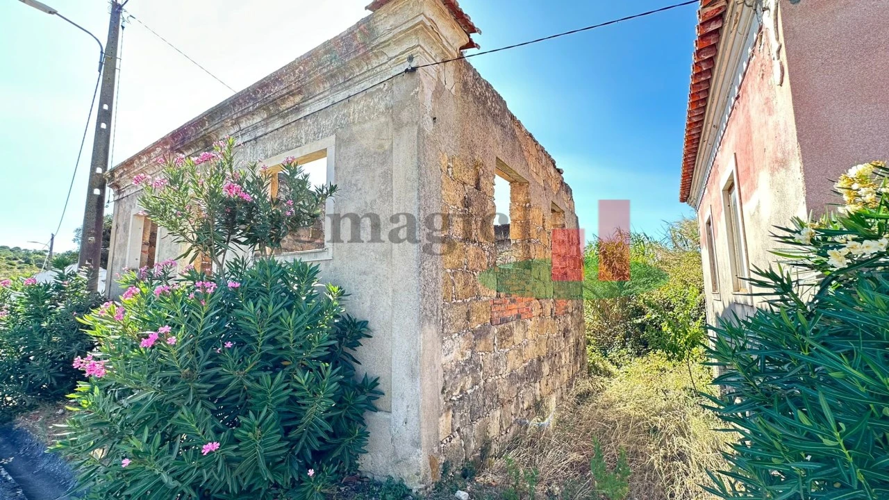 Moradia T4 para Venda em Arneiro das Milhariças Foto 7