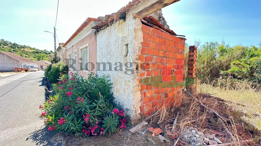 Moradia T4 para Venda em Arneiro das Milhariças Foto 4