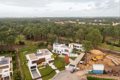 Moradia T5 para Venda em Charneca de Caparica e Sobreda