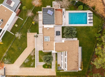Moradia T5 para Venda em Charneca de Caparica e Sobreda