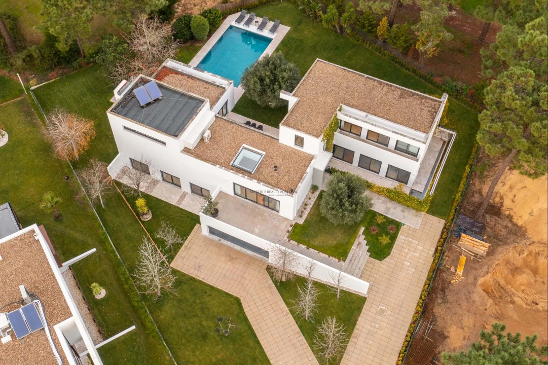 Moradia T5 para Venda em Charneca de Caparica e Sobreda Foto 43