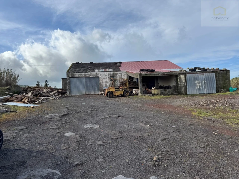 Armazém para Venda em Lomba da Fazenda Foto 1