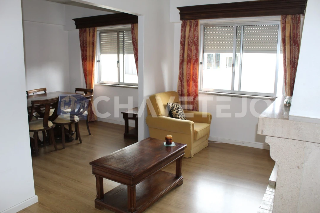 Apartamento T2 para Venda em São João Baptista e Santa Maria dos Olivais Foto 1