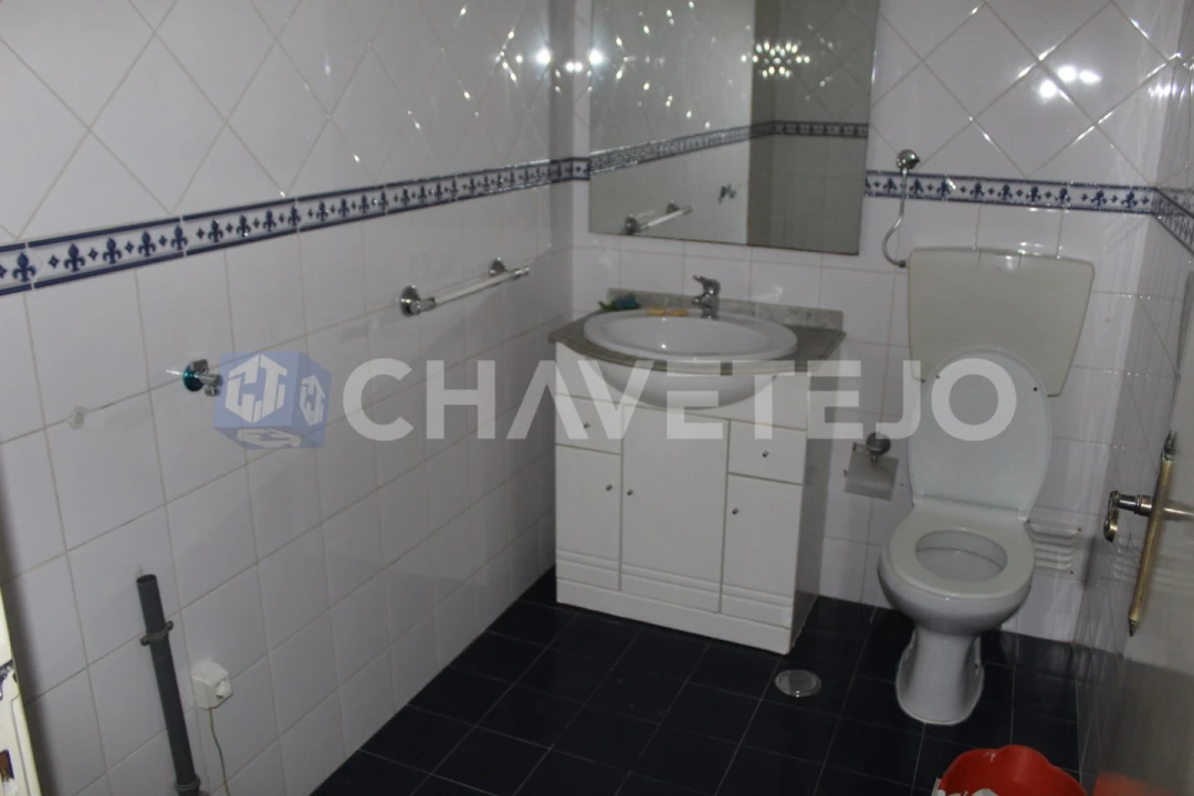 Apartamento T2 para Venda em São João Baptista e Santa Maria dos Olivais Foto 8