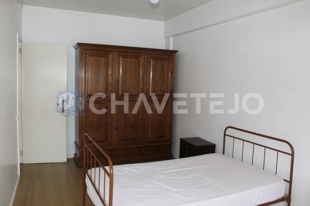 Apartamento T2 para Venda em São João Baptista e Santa Maria dos Olivais Foto 12