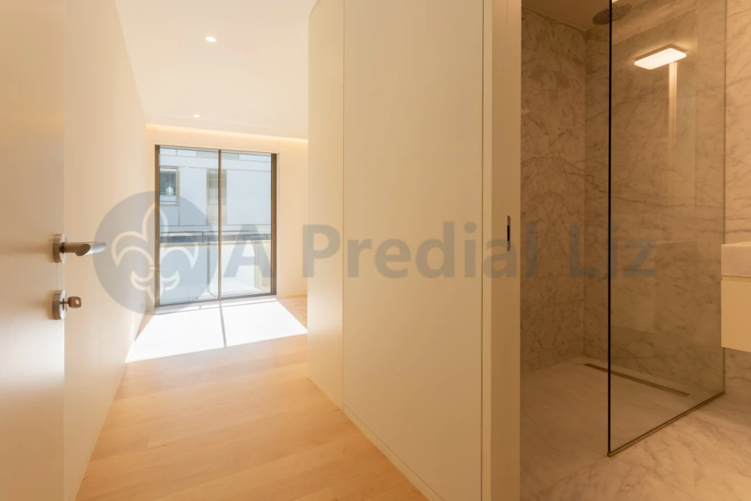 Apartamento T3 para Venda em Lordelo do Ouro e Massarelos Foto 25