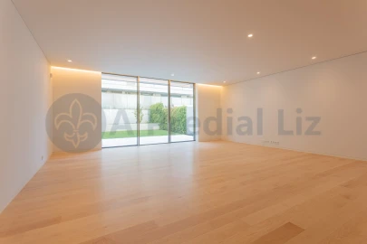 Apartamento T3 para Venda em Lordelo do Ouro e Massarelos