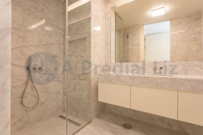 Apartamento T3 para Venda em Lordelo do Ouro e Massarelos