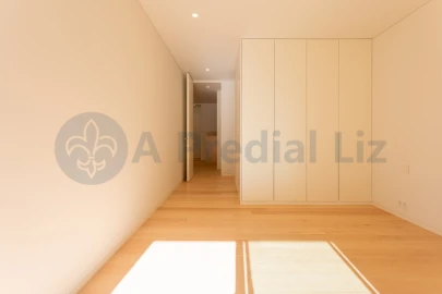 Apartamento T3 para Venda em Lordelo do Ouro e Massarelos