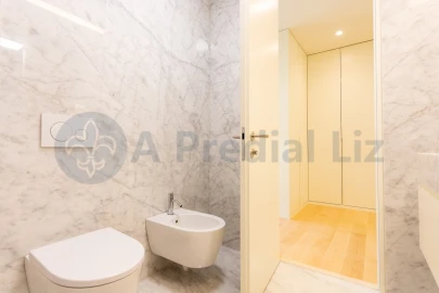 Apartamento T3 para Venda em Lordelo do Ouro e Massarelos