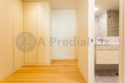 Apartamento T3 para Venda em Lordelo do Ouro e Massarelos