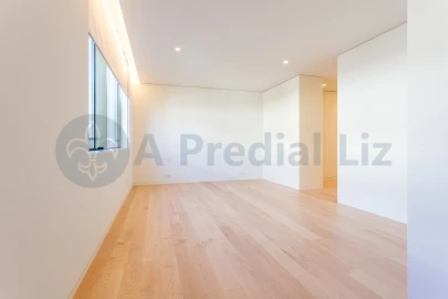 Apartamento T3 para Venda em Lordelo do Ouro e Massarelos