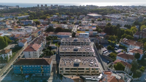 Apartamento T3 para Venda em Lordelo do Ouro e Massarelos