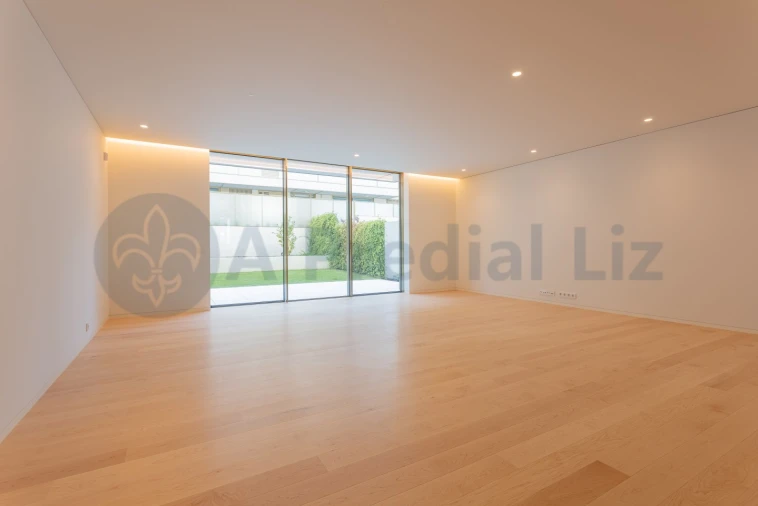 Apartamento T3 para Venda em Lordelo do Ouro e Massarelos Foto 10