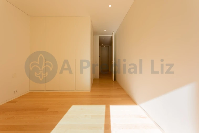 Apartamento T3 para Venda em Lordelo do Ouro e Massarelos Foto 30