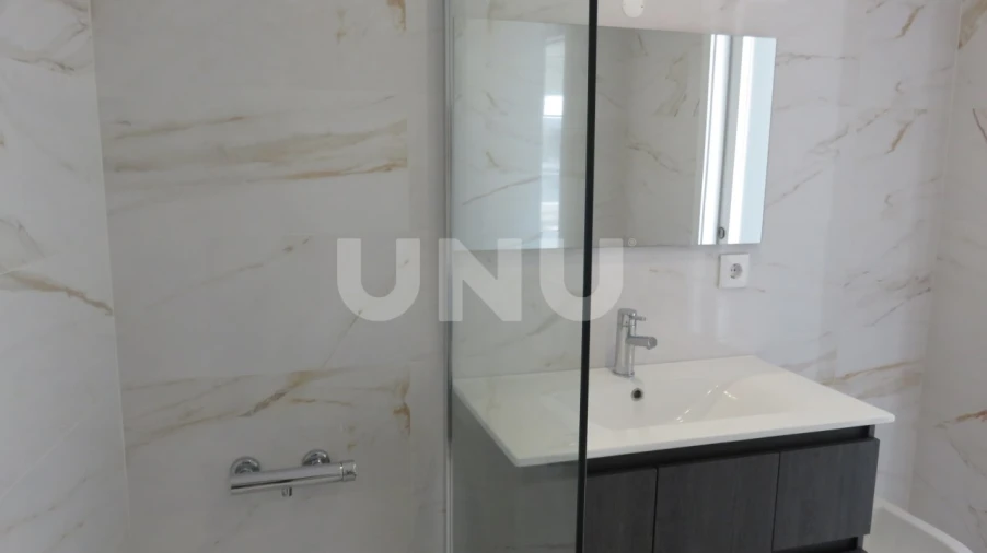 Apartamento T3 para Venda em Corroios Foto 10