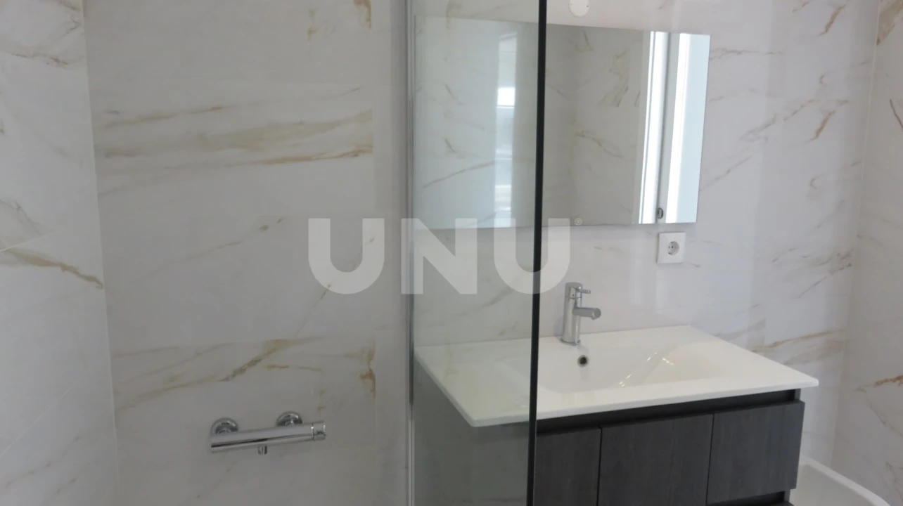 Apartamento T3 para Venda em Corroios Foto 8