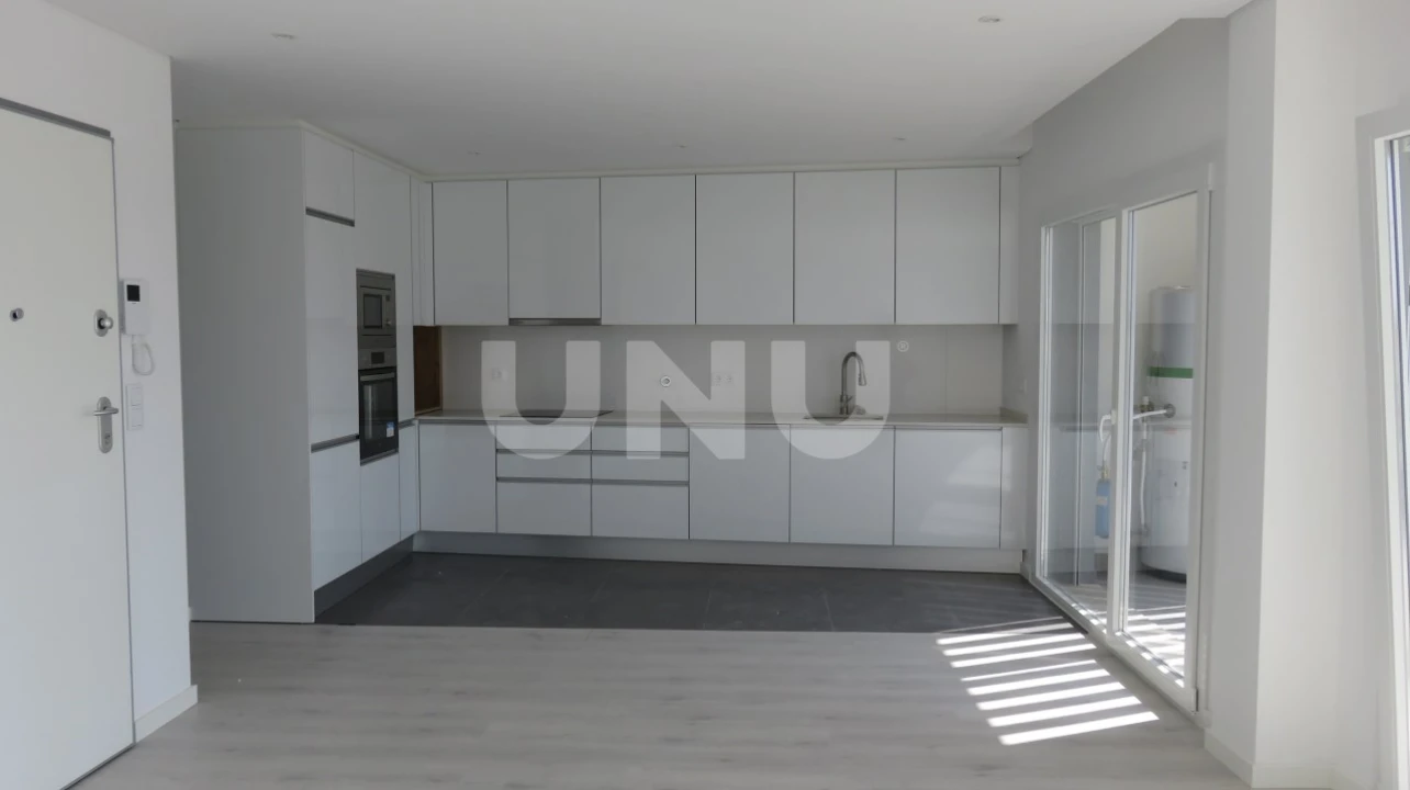 Apartamento T2 para Venda em Corroios Foto 2