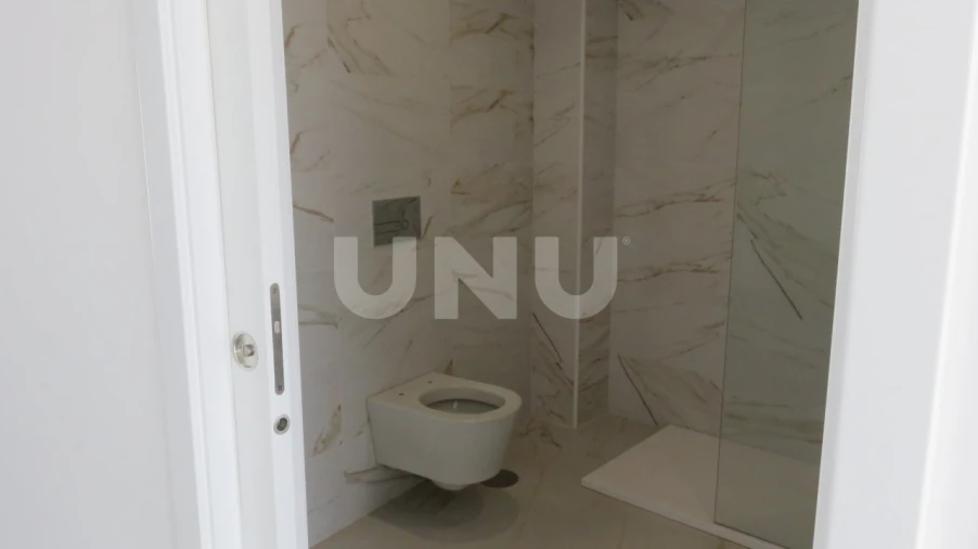 Apartamento T2 para Venda em Corroios Foto 5