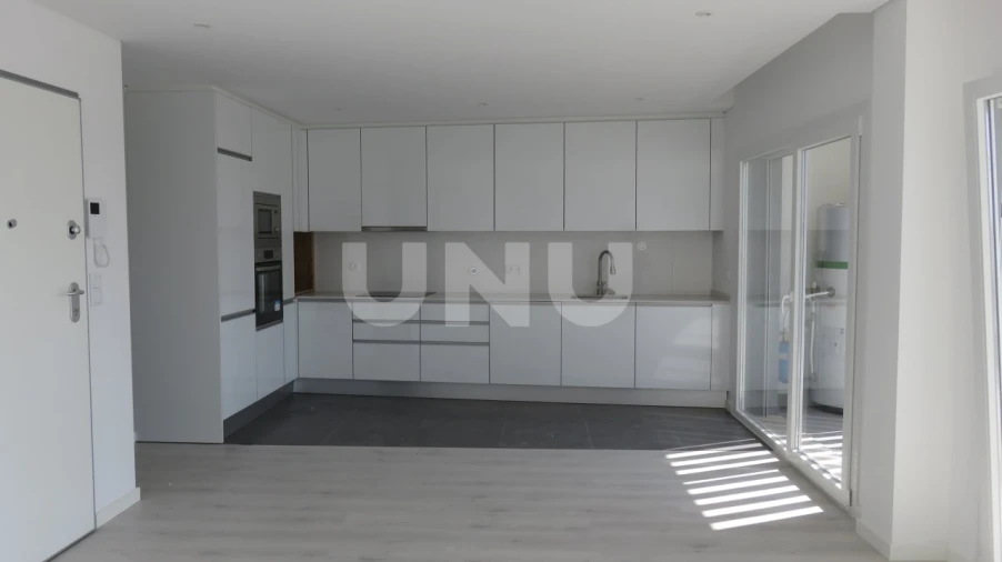 Apartamento T2 para Venda em Corroios Foto 2