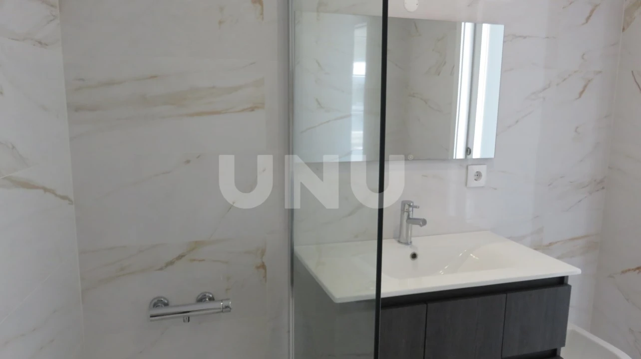 Apartamento T3 para Venda em Corroios Foto 1