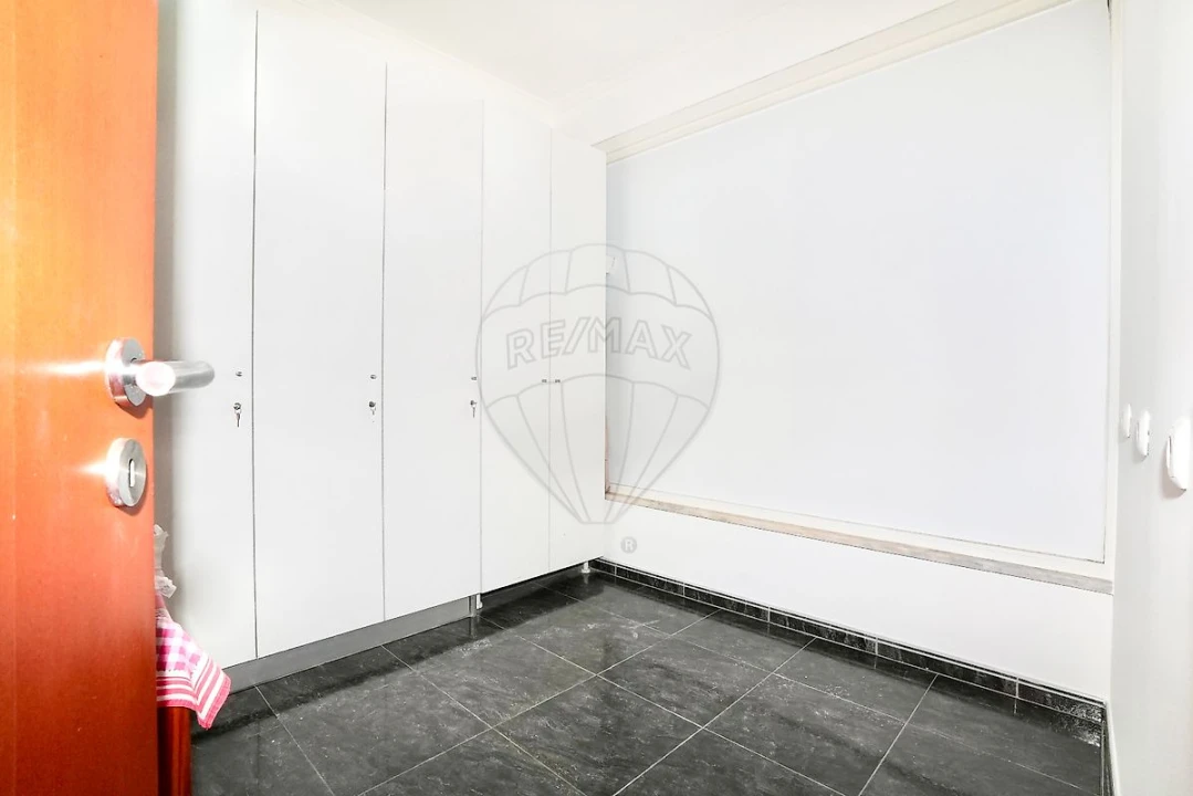 Loja para Venda em Sacavém e Prior Velho Foto 5