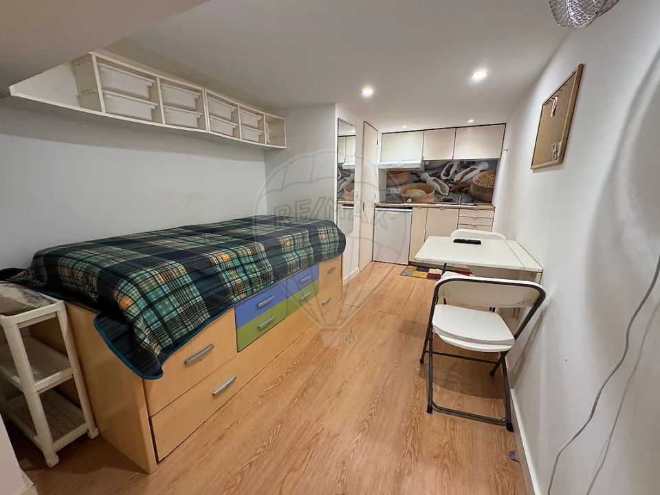 Garagem para Venda em Rio de Mouro Foto 6