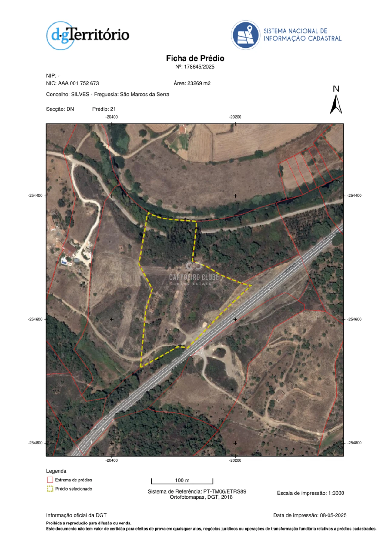 Moradia T4 para Venda em Armação de Pera Foto 15