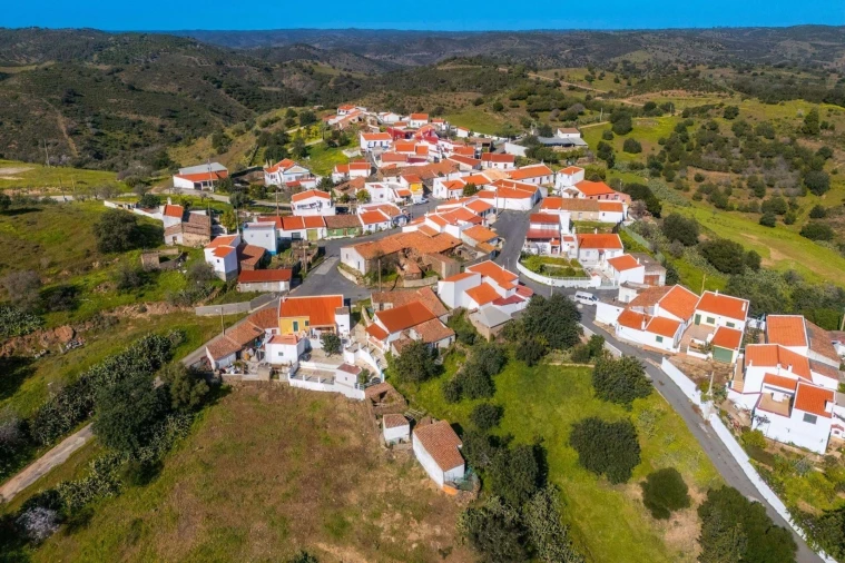 Moradia T4 para Venda em Odeleite Foto 23