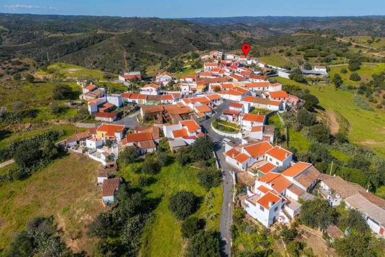 Moradia T4 para Venda em Odeleite Foto 7