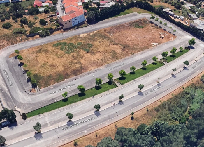 Terreno Comércio / Armazém para Venda em Póvoa de Santo Adrião e Olival Basto