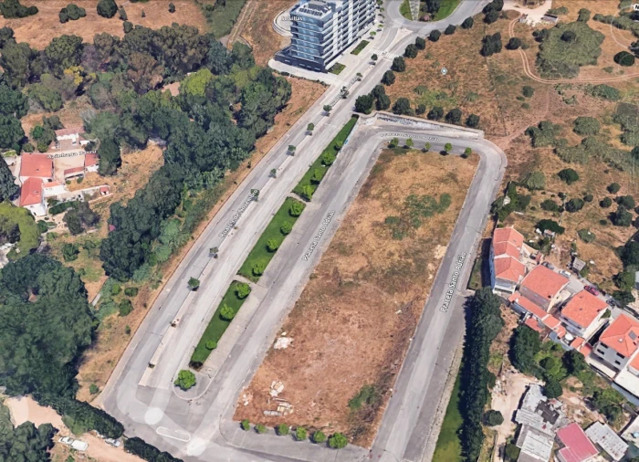 Terreno Comércio / Armazém para Venda em Póvoa de Santo Adrião e Olival Basto Foto 4