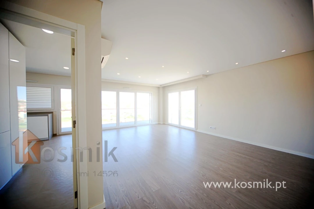 Apartamento T2 para Arrendamento em Póvoa de Santo Adrião e Olival Basto Foto 8