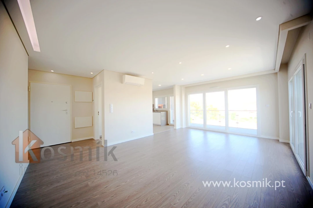 Apartamento T2 para Arrendamento em Póvoa de Santo Adrião e Olival Basto Foto 9