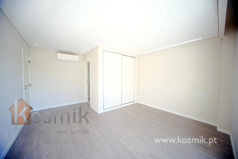 Apartamento T2 para Arrendamento em Póvoa de Santo Adrião e Olival Basto Foto 21