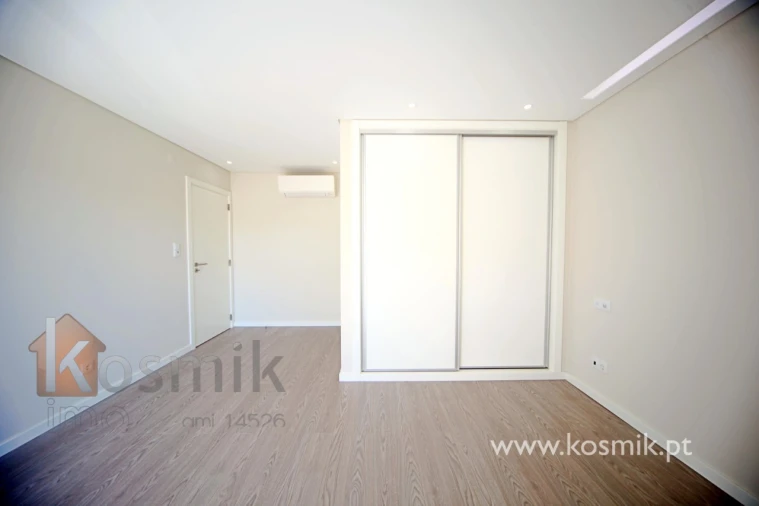 Apartamento T2 para Arrendamento em Póvoa de Santo Adrião e Olival Basto Foto 22