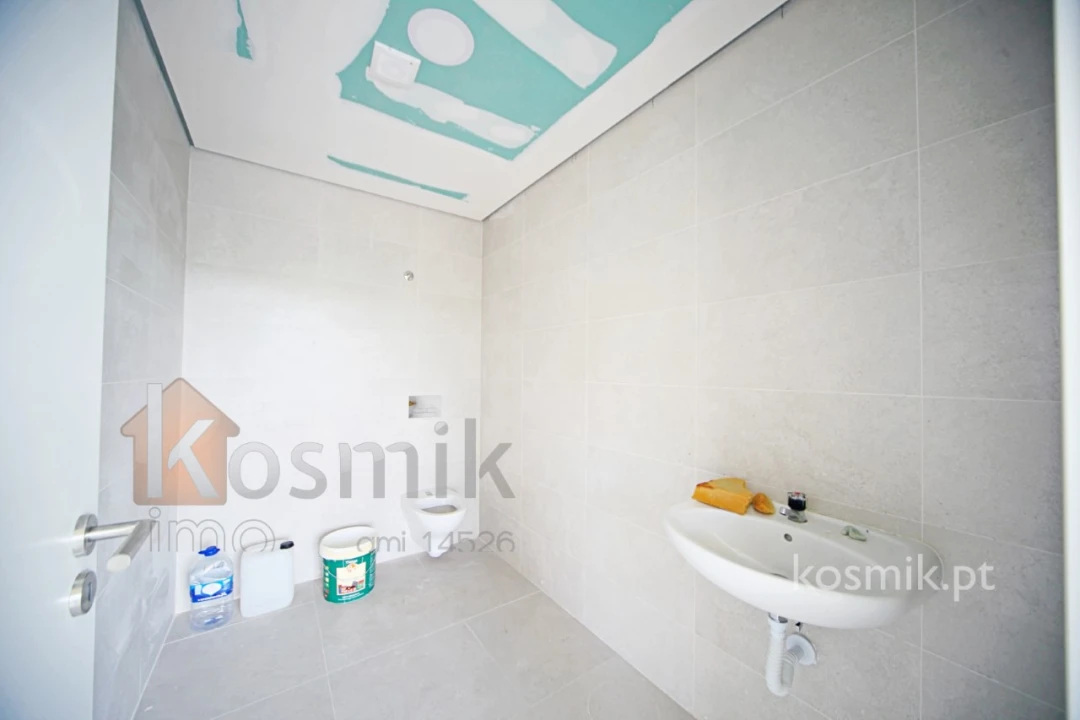 Loja para Venda em Póvoa de Santo Adrião e Olival Basto Foto 68