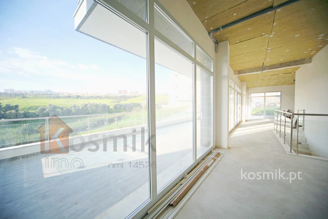 Loja para Venda em Póvoa de Santo Adrião e Olival Basto Foto 10