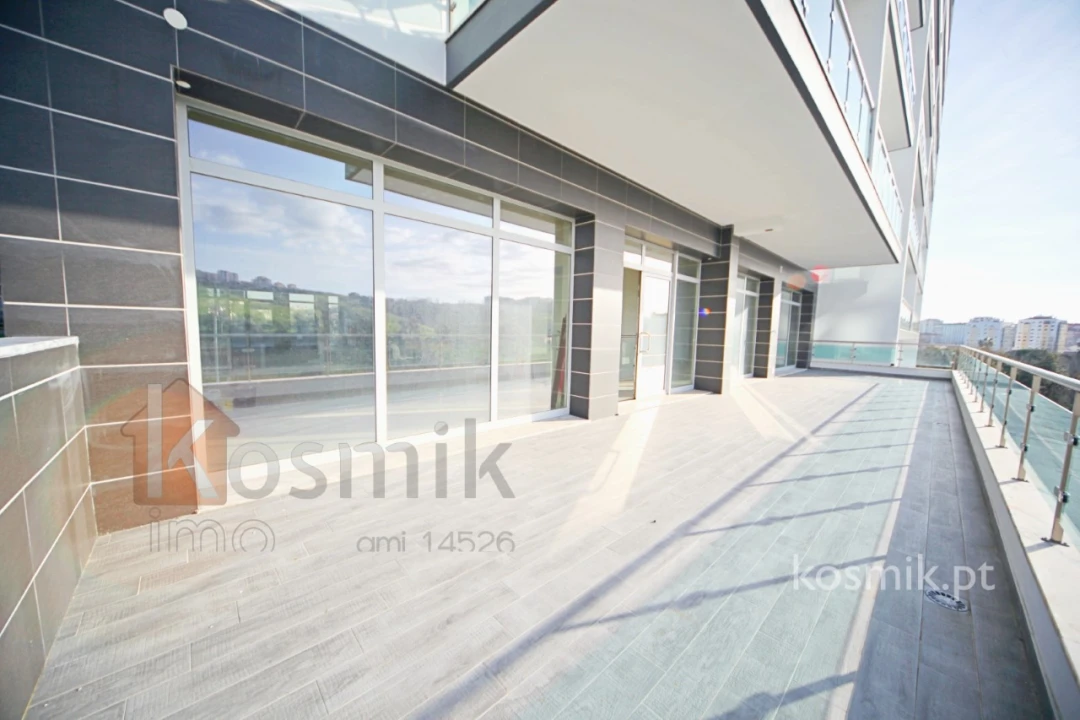 Loja para Venda em Póvoa de Santo Adrião e Olival Basto Foto 13