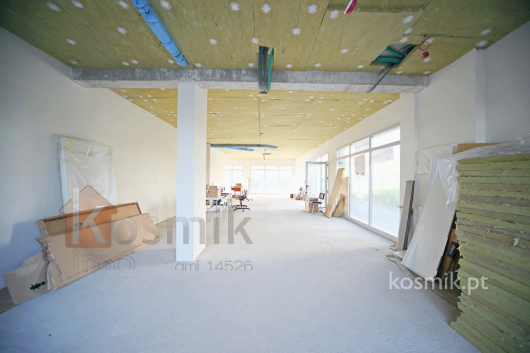 Loja para Venda em Póvoa de Santo Adrião e Olival Basto Foto 25