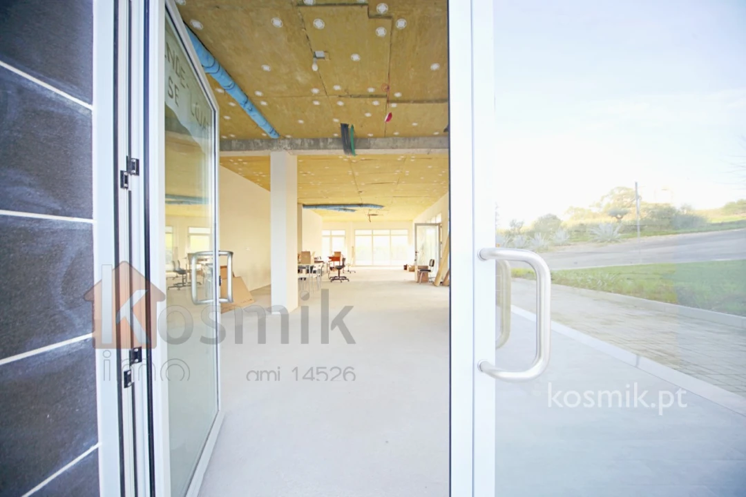 Loja para Venda em Póvoa de Santo Adrião e Olival Basto Foto 33